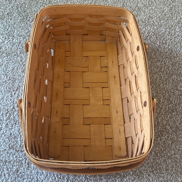 Longaberger serving basket with protector - Picture 4 of 6